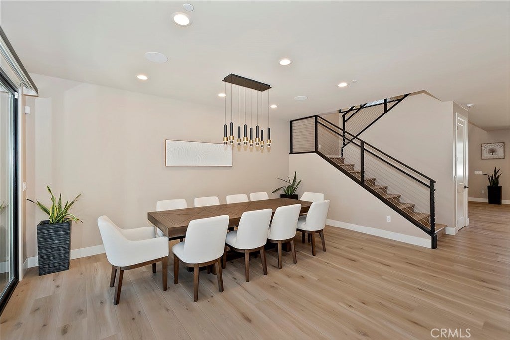 Big Bear Lake, California, 92315, United States, 5 Bedrooms Bedrooms, ,6 BathroomsBathrooms,Residential,Active,1988470