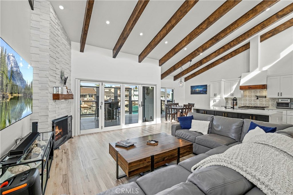 Oxnard, California, 93035, United States, 2 Bedrooms Bedrooms, ,2 BathroomsBathrooms,Residential,Active,2012806