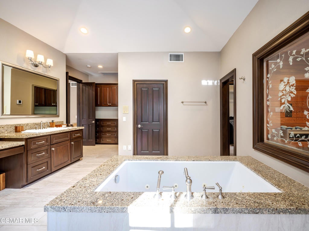 Agoura Hills, California, 91301, United States, 5 Bedrooms Bedrooms, ,5 BathroomsBathrooms,Residential,Active,1990655