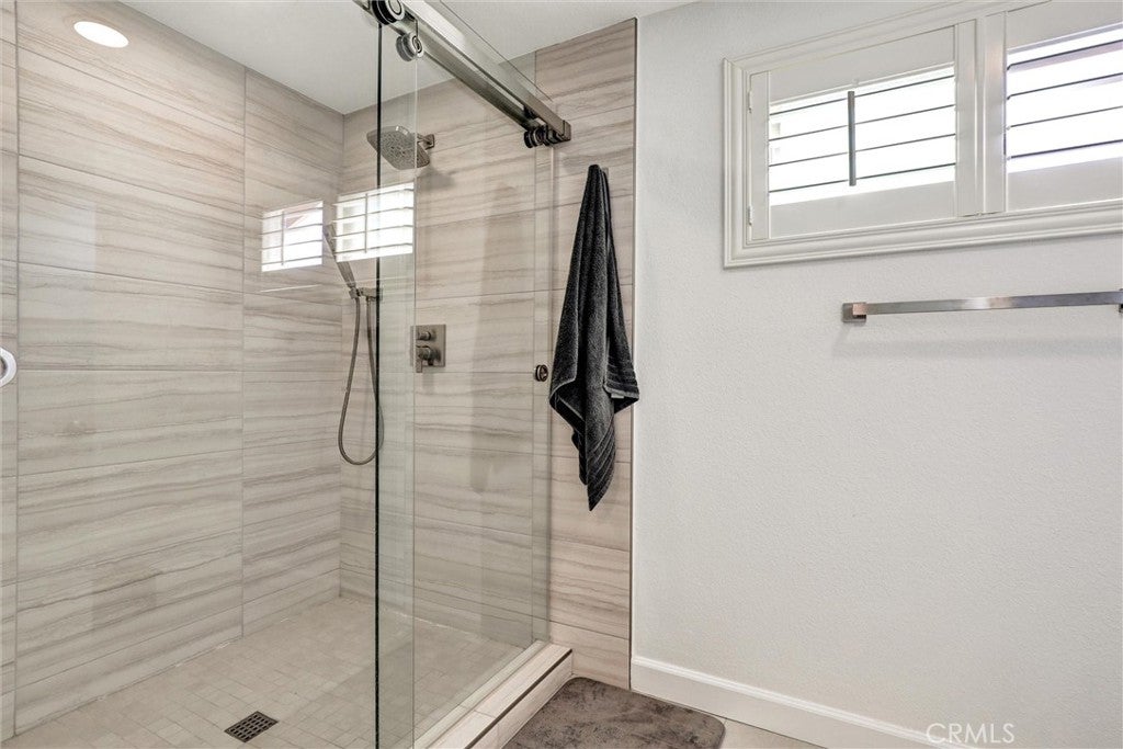 Lake Forest, California, 92630, United States, 4 Bedrooms Bedrooms, ,3 BathroomsBathrooms,Residential,Active,1953694