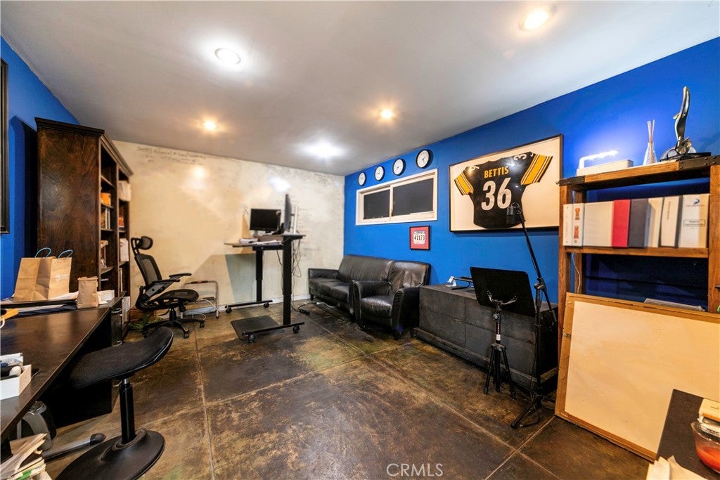 Los Angeles, California, 90035, United States, 3 Bedrooms Bedrooms, ,2 BathroomsBathrooms,Residential,Active,1922738