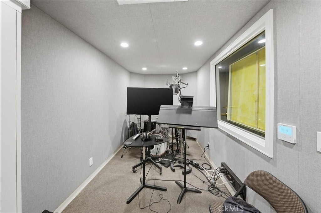 Agoura Hills, California, 91301, United States, 4 Bedrooms Bedrooms, ,5 BathroomsBathrooms,Residential,Active,1966025