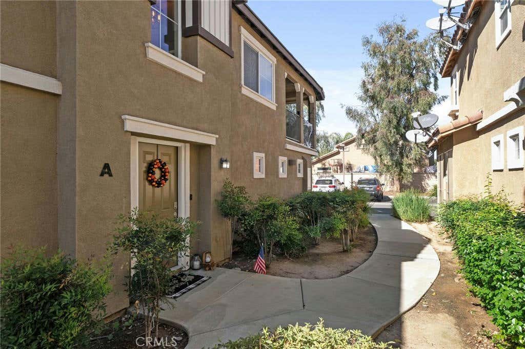 25886 IRIS AVE UNIT A, MORENO VALLEY, CA 92551, photo 1 of 33