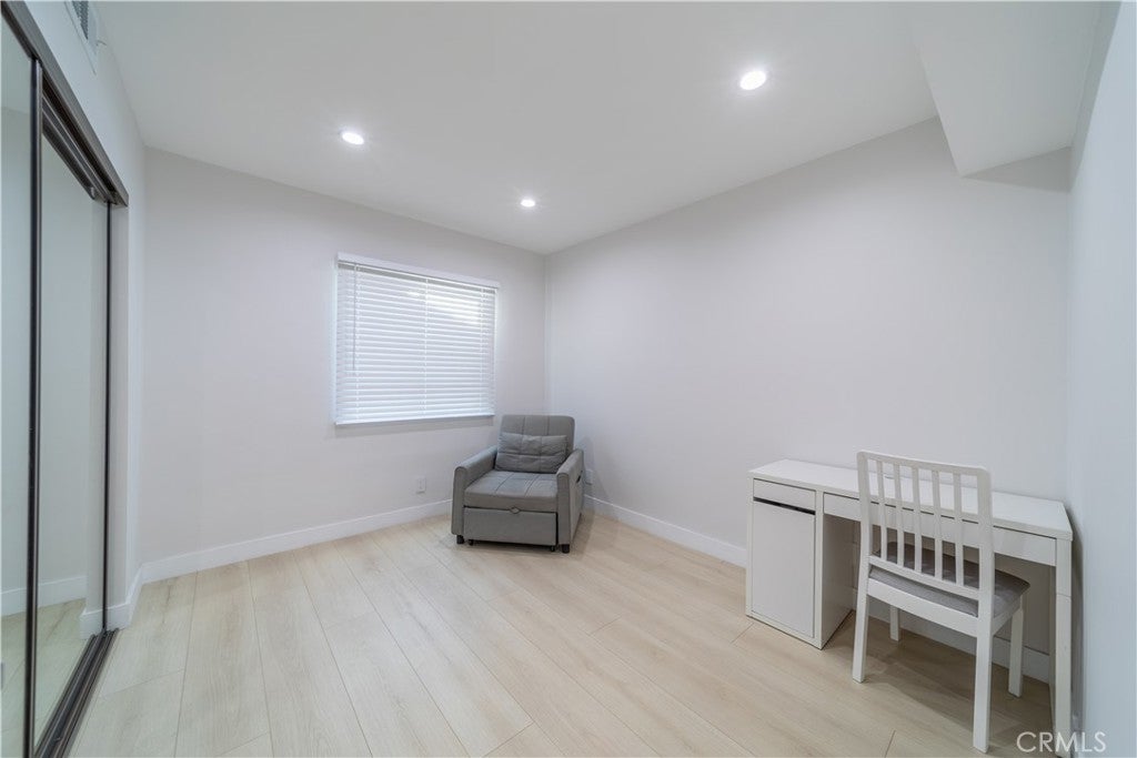 Burbank, California, 91501, United States, 4 Bedrooms Bedrooms, ,4 BathroomsBathrooms,Residential,Active,2003539