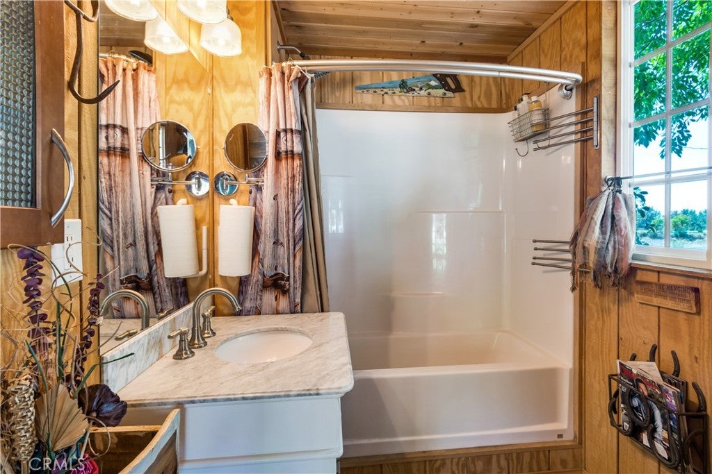 Oak Glen, California, 92399, United States, ,3 BathroomsBathrooms,Residential,Pending,1782592