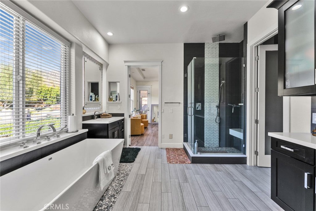 Claremont, California, 91711, United States, 5 Bedrooms Bedrooms, ,4 BathroomsBathrooms,Residential,Active,2010578