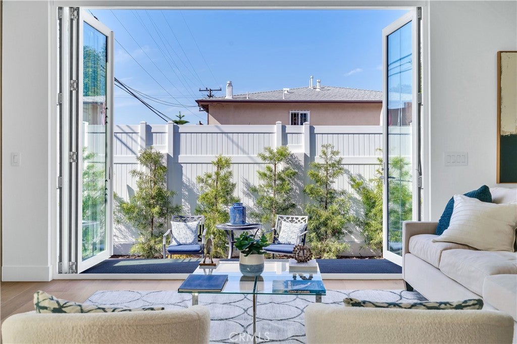 Redondo Beach, California, 90278, United States, 5 Bedrooms Bedrooms, ,5 BathroomsBathrooms,Residential,Active,2010192