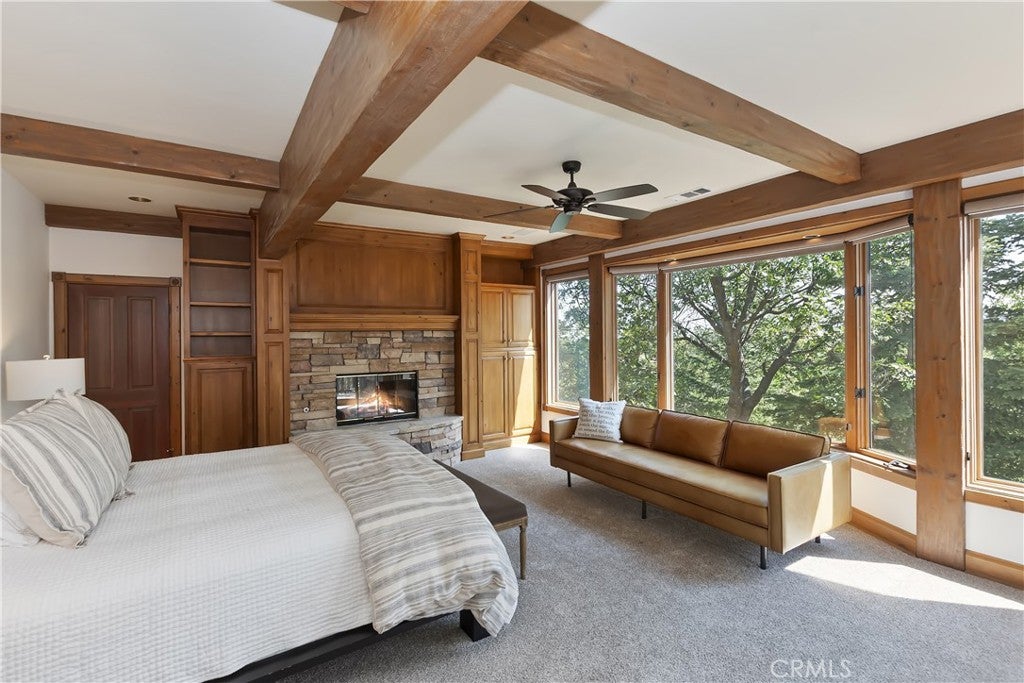 Lake Arrowhead, California, 92352, United States, 4 Bedrooms Bedrooms, ,5 BathroomsBathrooms,Residential,Active,1897983