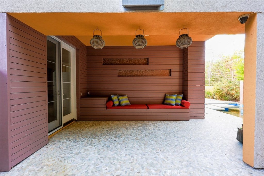 South Pasadena, California, 91030, United States, 4 Bedrooms Bedrooms, ,5 BathroomsBathrooms,Residential,Active,1968417