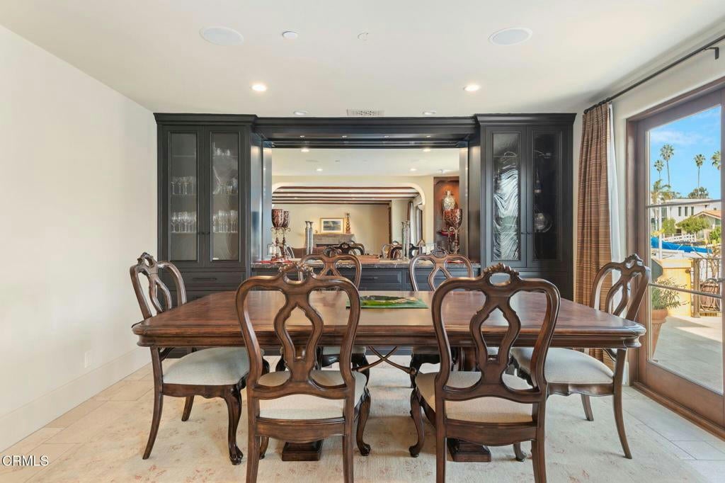 Ventura, California, 93001, United States, 3 Bedrooms Bedrooms, ,4 BathroomsBathrooms,Residential,Active,1756327