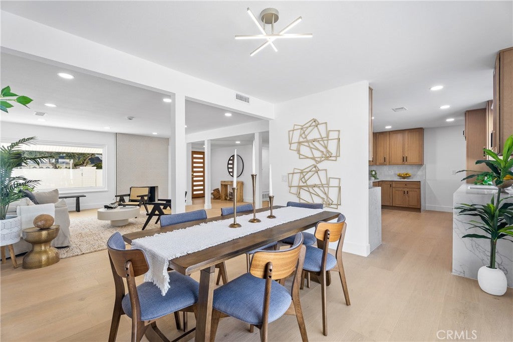 Huntington Beach, California, 92646, United States, 4 Bedrooms Bedrooms, ,5 BathroomsBathrooms,Residential,Active,1969639