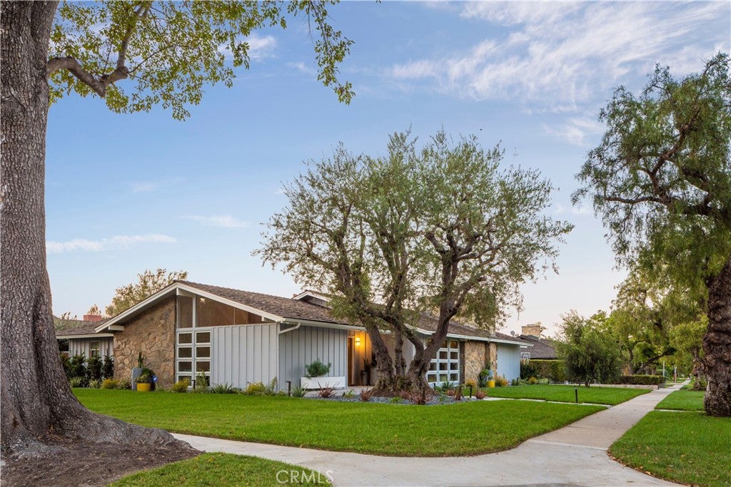 Long Beach, California, 90815, United States, 4 Bedrooms Bedrooms, ,4 BathroomsBathrooms,Residential,Active,1999914