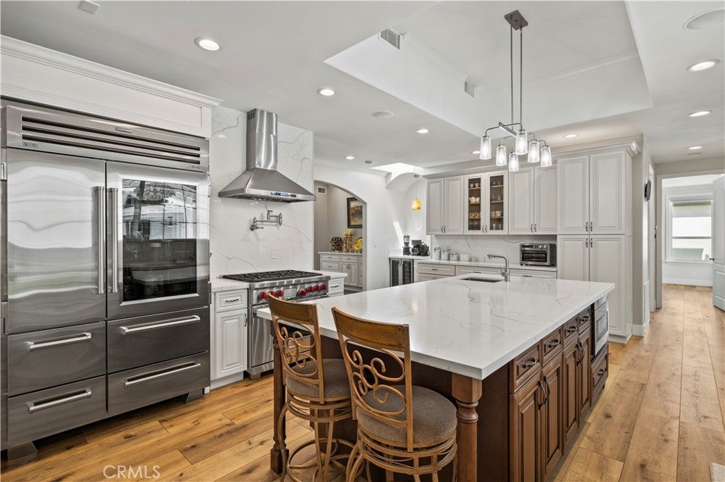 Northridge, California, 91325, United States, 4 Bedrooms Bedrooms, ,4 BathroomsBathrooms,Residential,Active,1936096