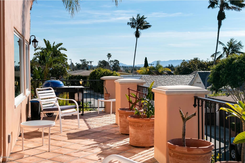 Ventura, California, 93001, United States, 4 Bedrooms Bedrooms, ,4 BathroomsBathrooms,Residential,Contingent,1944037