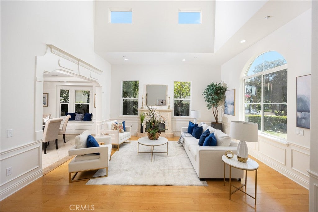 Arcadia, California, 91007, United States, 4 Bedrooms Bedrooms, ,5 BathroomsBathrooms,Residential,Active,1990019