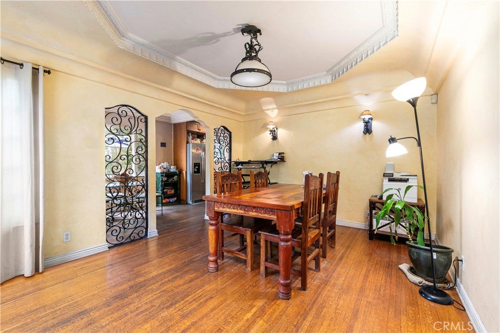Los Angeles, California, 90035, United States, 3 Bedrooms Bedrooms, ,2 BathroomsBathrooms,Residential,Active,1922738