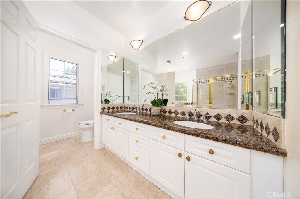 Arcadia, California, 91006, United States, 5 Bedrooms Bedrooms, ,5 BathroomsBathrooms,Residential,Active,1922322