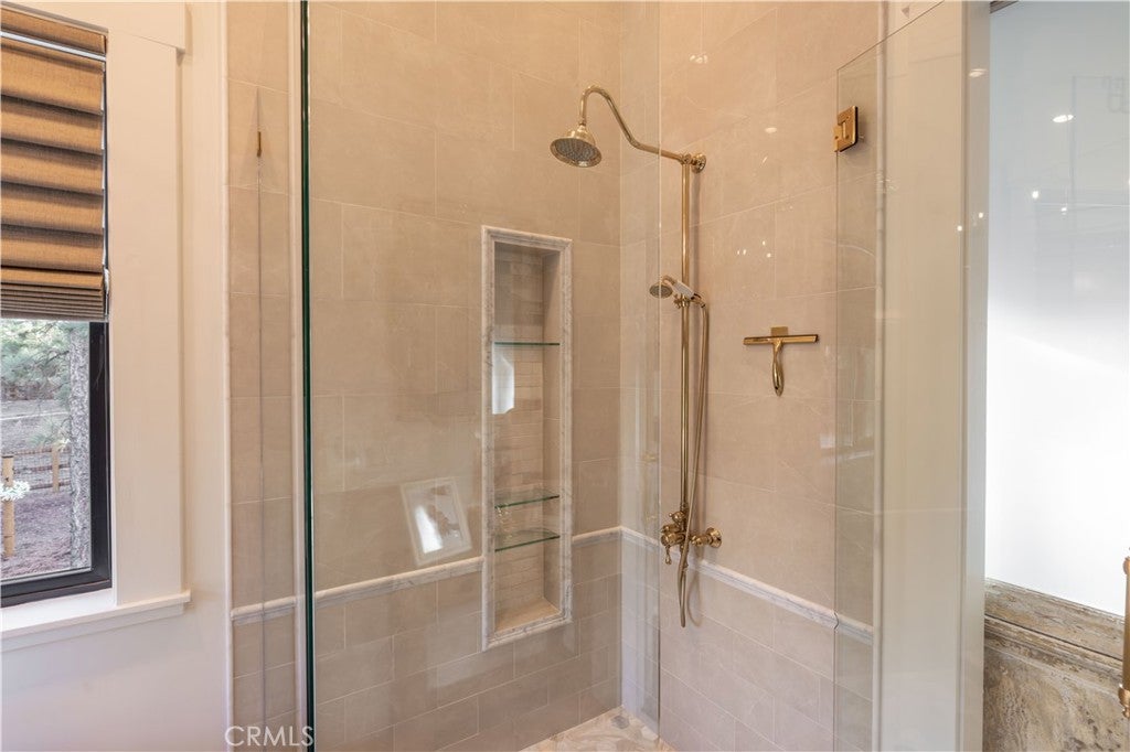 Big Bear City, California, 92314, United States, 5 Bedrooms Bedrooms, ,5 BathroomsBathrooms,Residential,Active,1702356