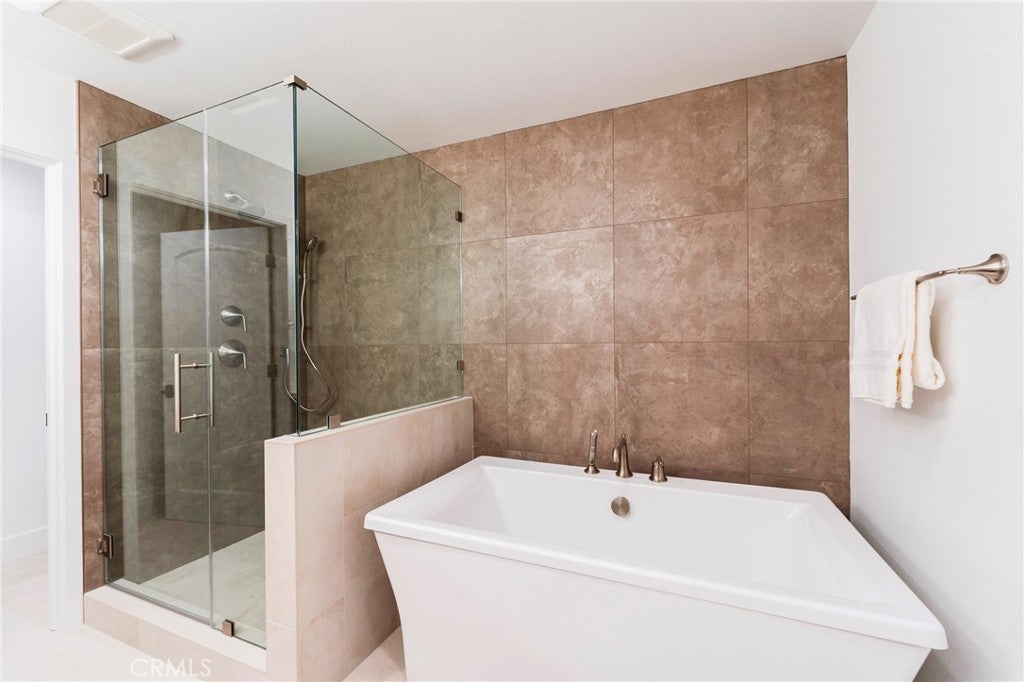 Corona Del Mar, California, 92625, United States, 3 Bedrooms Bedrooms, ,2 BathroomsBathrooms,Residential,Active,1863288