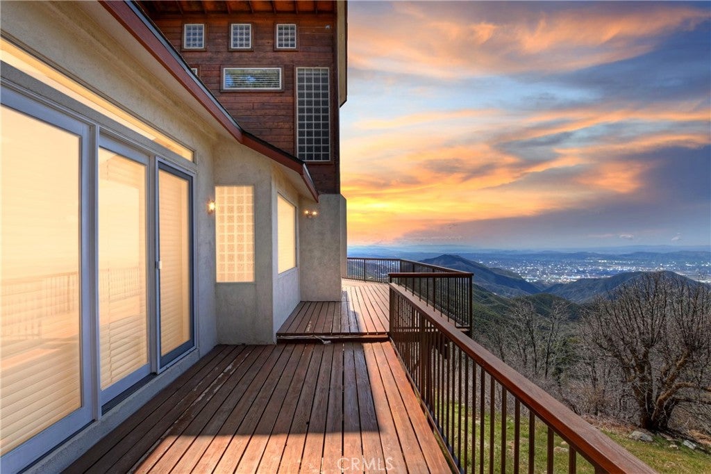 Lake Arrowhead, California, 92352, United States, 2 Bedrooms Bedrooms, ,3 BathroomsBathrooms,Residential,Active,1988419