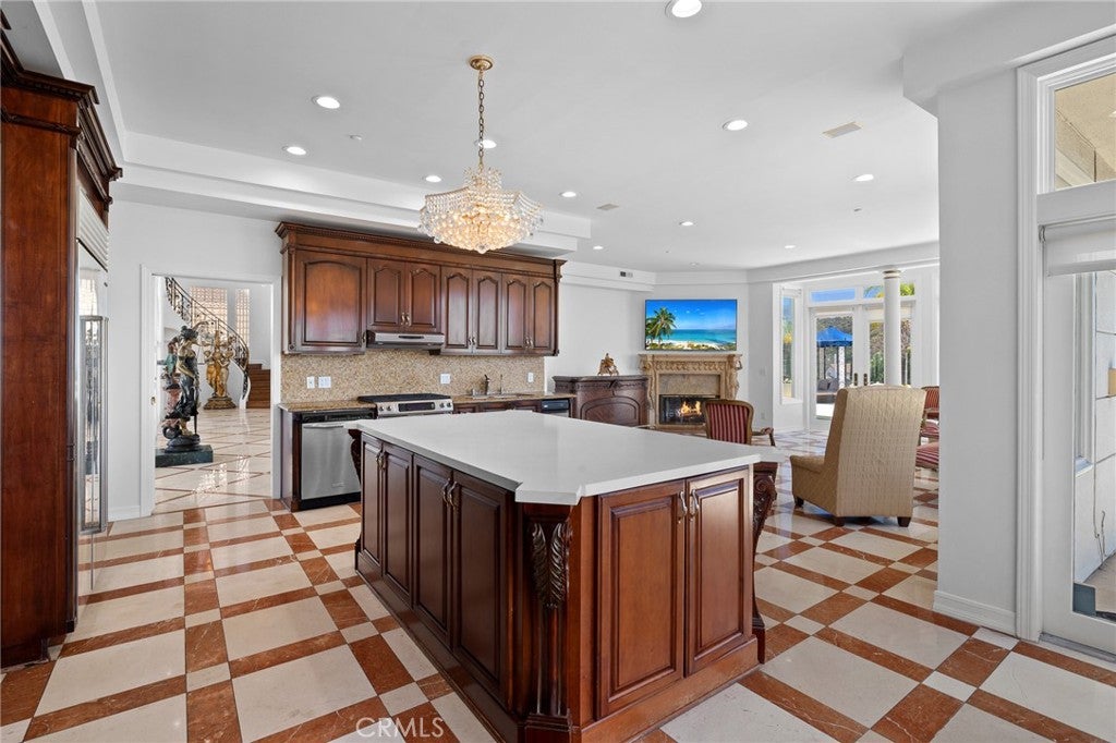 Glendale, California, 91206, United States, 5 Bedrooms Bedrooms, ,6 BathroomsBathrooms,Residential,Active,1941392