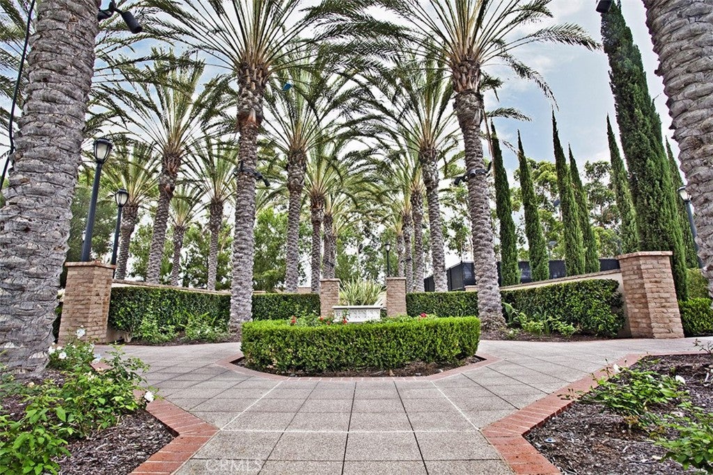 Irvine, California, 92618, United States, 3 Bedrooms Bedrooms, ,3 BathroomsBathrooms,Residential,Contingent,1986914