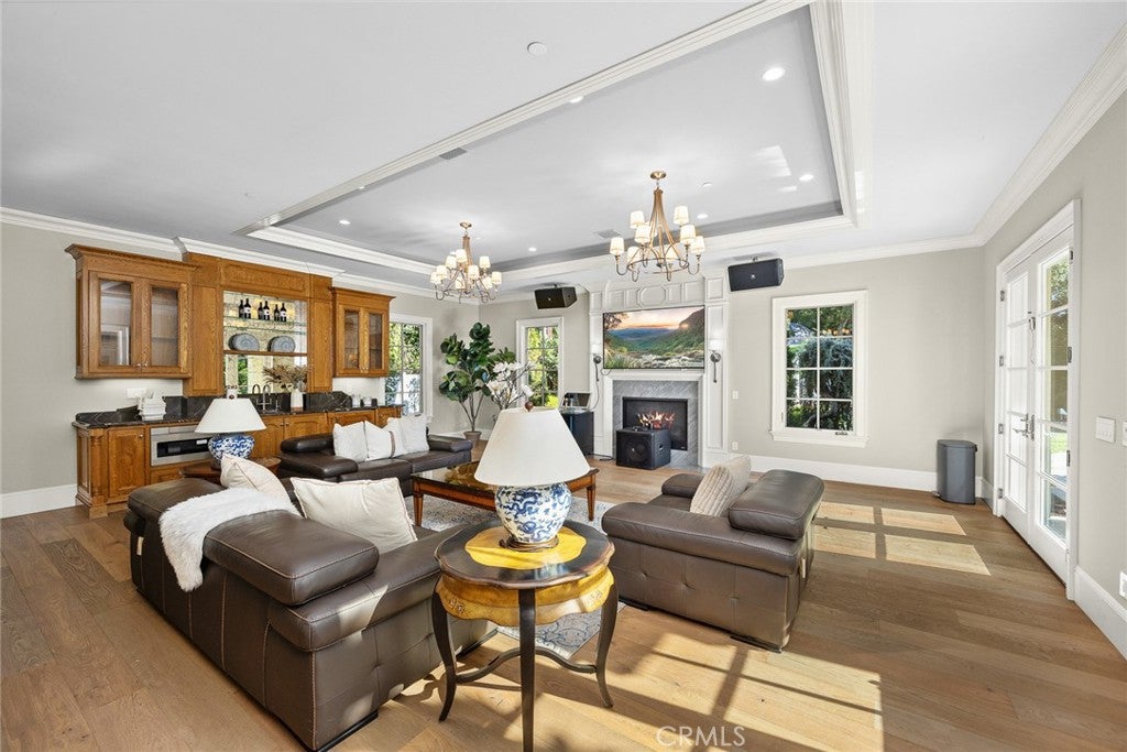 Arcadia, California, 91006, United States, 6 Bedrooms Bedrooms, ,8 BathroomsBathrooms,Residential,Active,1933891