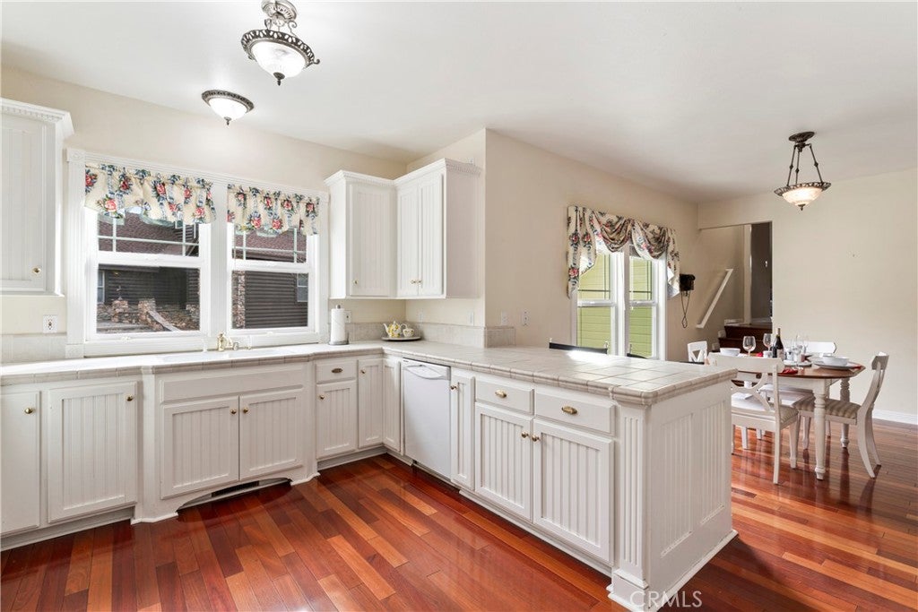 Lake Arrowhead, California, 92352, United States, 4 Bedrooms Bedrooms, ,4 BathroomsBathrooms,Residential,Active,2007295