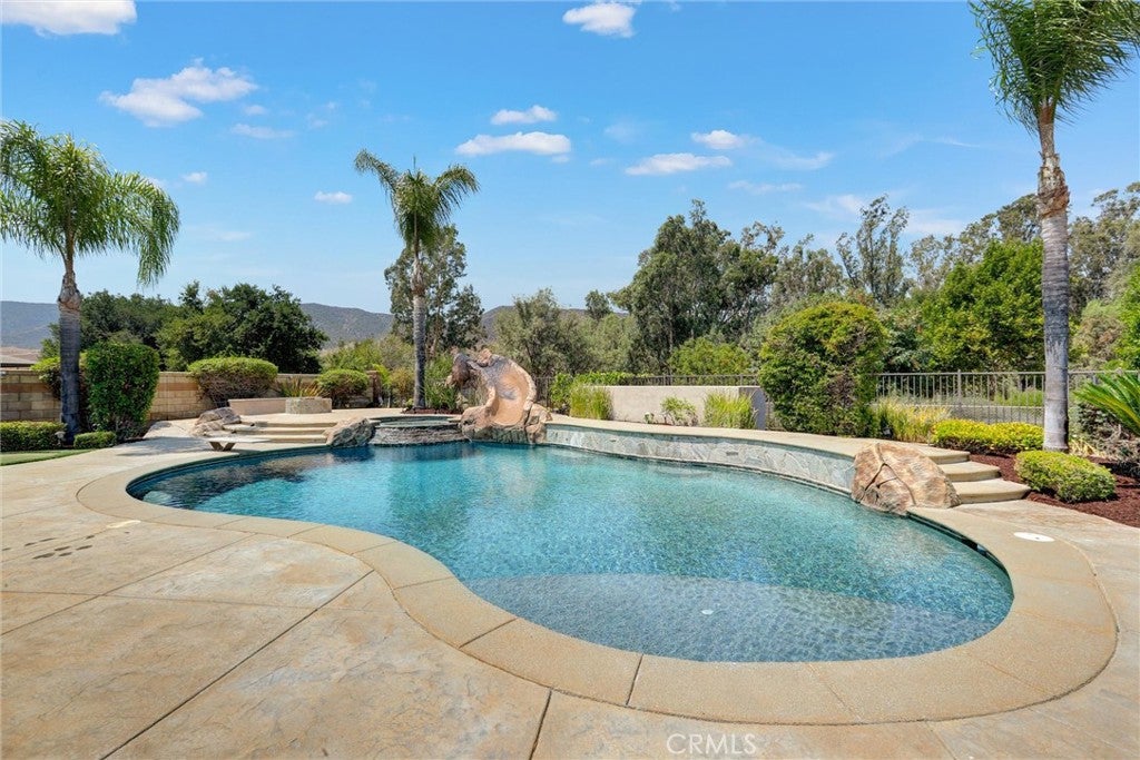 Murrieta, California, 92562, United States, 6 Bedrooms Bedrooms, ,5 BathroomsBathrooms,Residential,Active,1914833