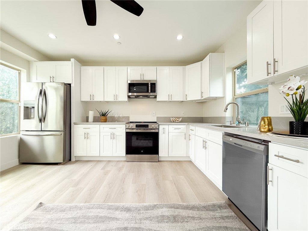 Pasadena, California, 91107, United States, 7 Bedrooms Bedrooms, ,8 BathroomsBathrooms,Residential,Active,1944066