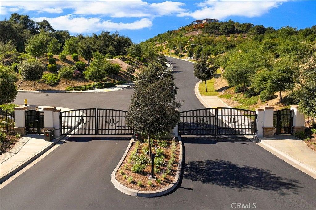 Chino Hills, California, 91709, United States, 5 Bedrooms Bedrooms, ,6 BathroomsBathrooms,Residential,Active,1986885