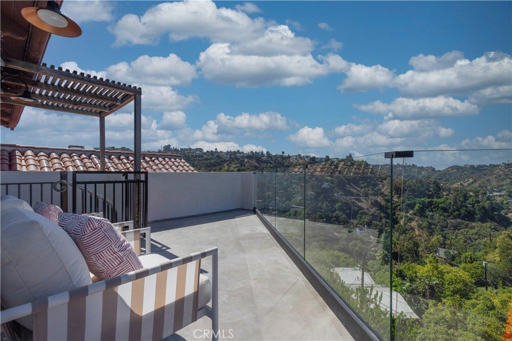 Los Angeles, California, 90046, United States, 3 Bedrooms Bedrooms, ,4 BathroomsBathrooms,Residential,Active,1862862