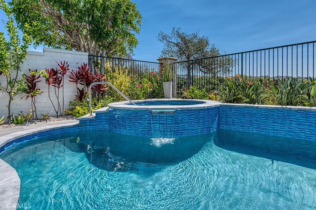 Trabuco Canyon, California, 92679, United States, 4 Bedrooms Bedrooms, ,3 BathroomsBathrooms,Residential,Active,1910158