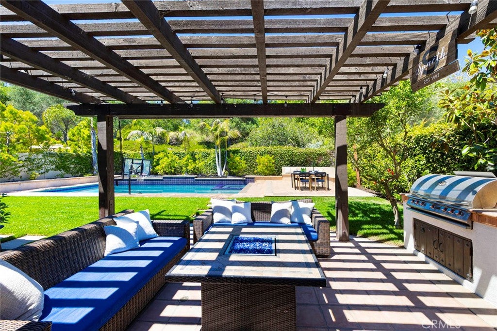 San Clemente, California, 92673, United States, 6 Bedrooms Bedrooms, ,5 BathroomsBathrooms,Residential,Active,1922275