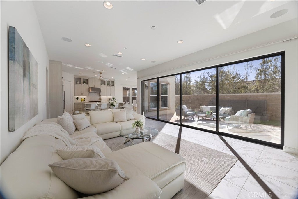 Carlsbad, California, 92010, United States, 4 Bedrooms Bedrooms, ,5 BathroomsBathrooms,Residential,Active,2014609