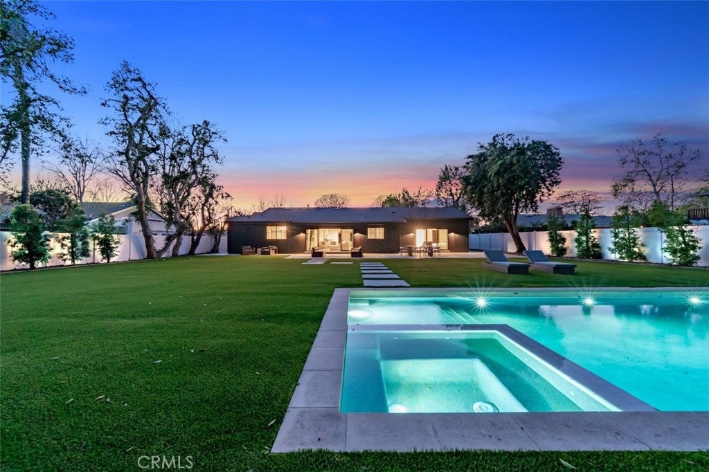 Northridge, California, 91325, United States, 4 Bedrooms Bedrooms, ,4 BathroomsBathrooms,Residential,Active,2030583