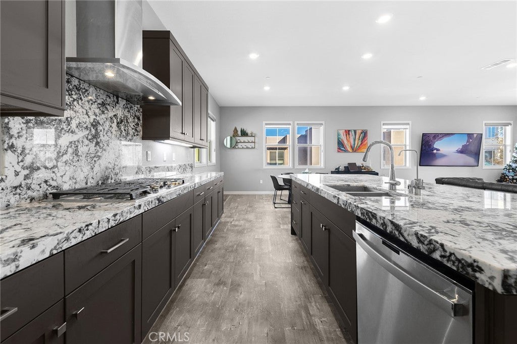 Irvine, California, 92618, United States, 3 Bedrooms Bedrooms, ,3 BathroomsBathrooms,Residential,Active,2006869