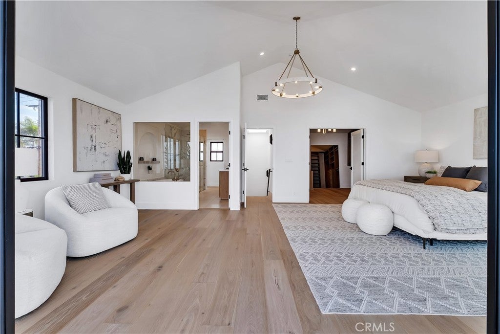 Redondo Beach, California, 90277, United States, 4 Bedrooms Bedrooms, ,3 BathroomsBathrooms,Residential,Active,1990651