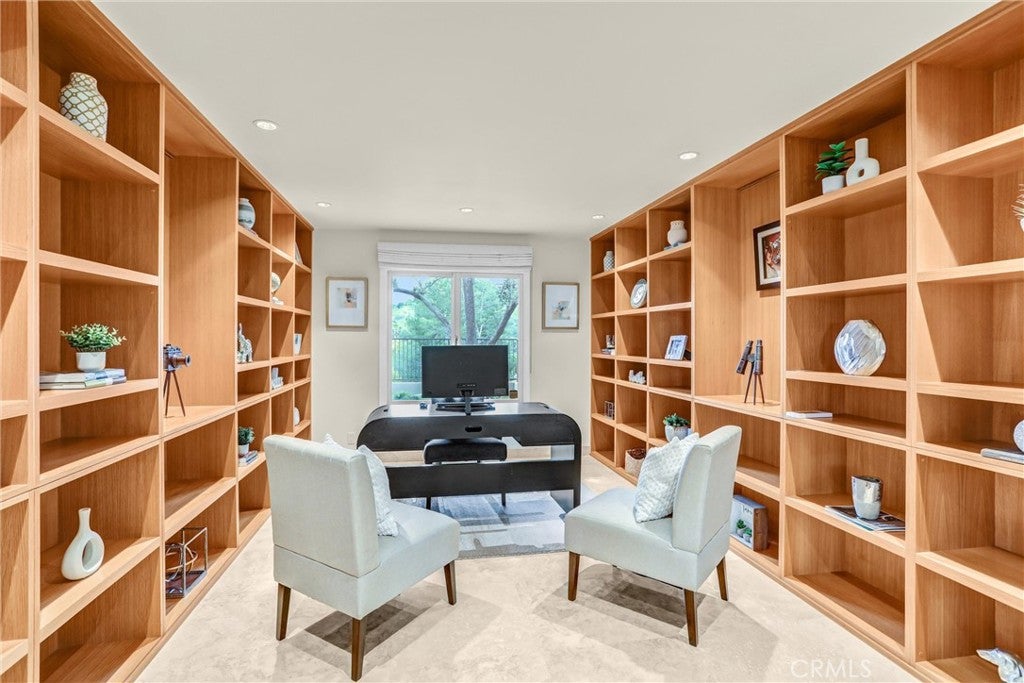 Anaheim, California, 92807, United States, 6 Bedrooms Bedrooms, ,5 BathroomsBathrooms,Residential,Active,2006989