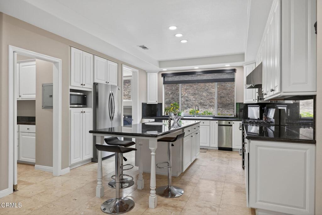 Camarillo, California, 93010, United States, 4 Bedrooms Bedrooms, ,4 BathroomsBathrooms,Residential,Active,1945047
