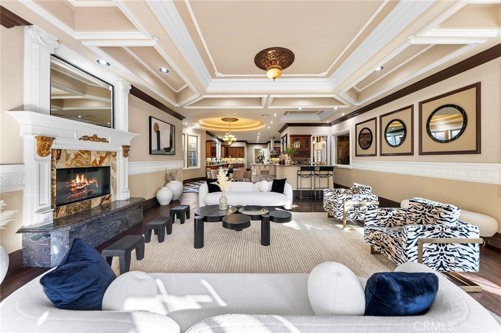 Arcadia, California, 91006, United States, 7 Bedrooms Bedrooms, ,9 BathroomsBathrooms,Residential,Active,1919404