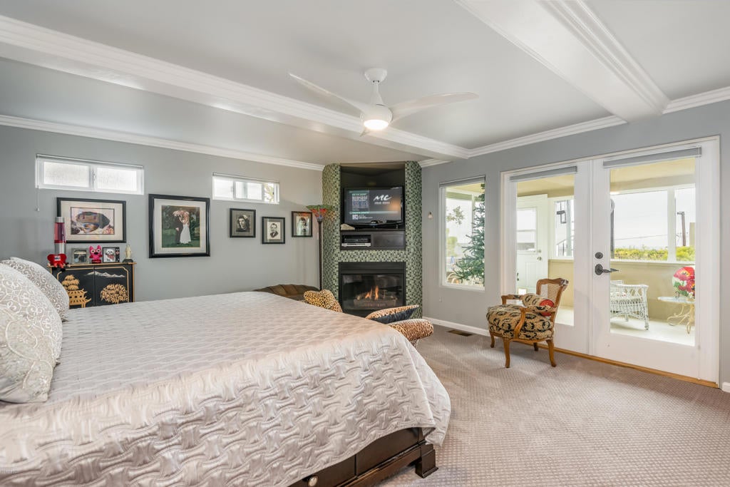 Ventura, California, 93001, United States, 2 Bedrooms Bedrooms, ,3 BathroomsBathrooms,Residential,Active,1944022