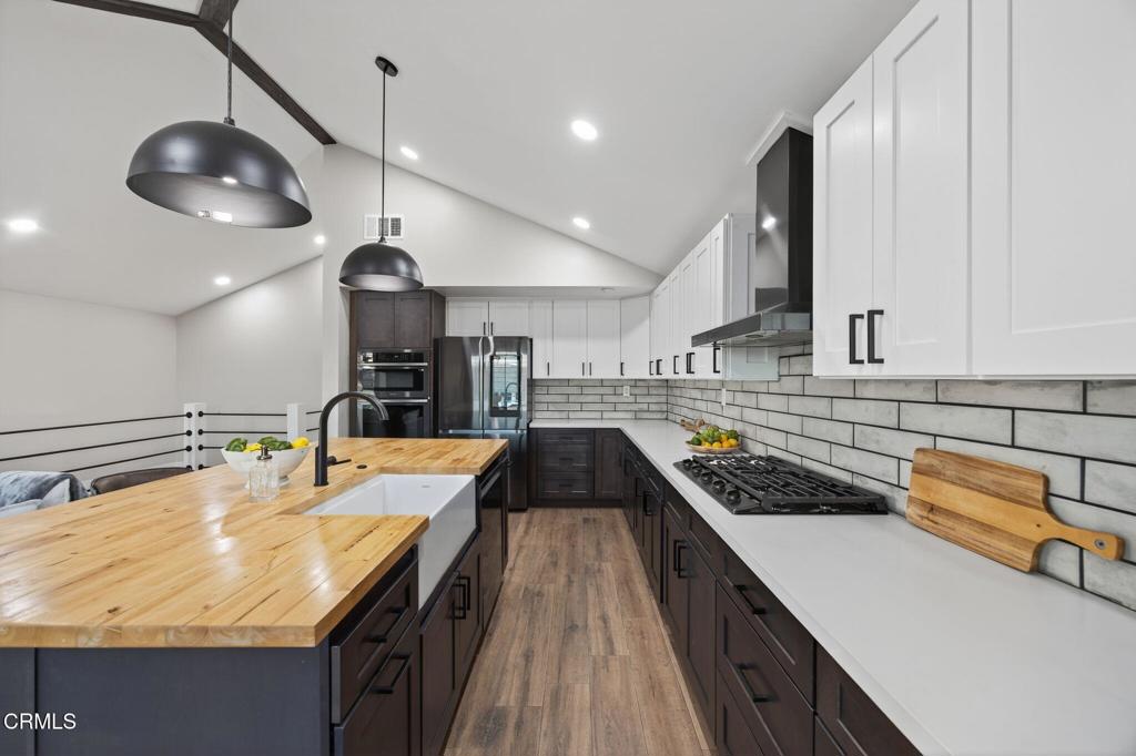 Ventura, California, 93001, United States, 4 Bedrooms Bedrooms, ,3 BathroomsBathrooms,Residential,Active,1926891