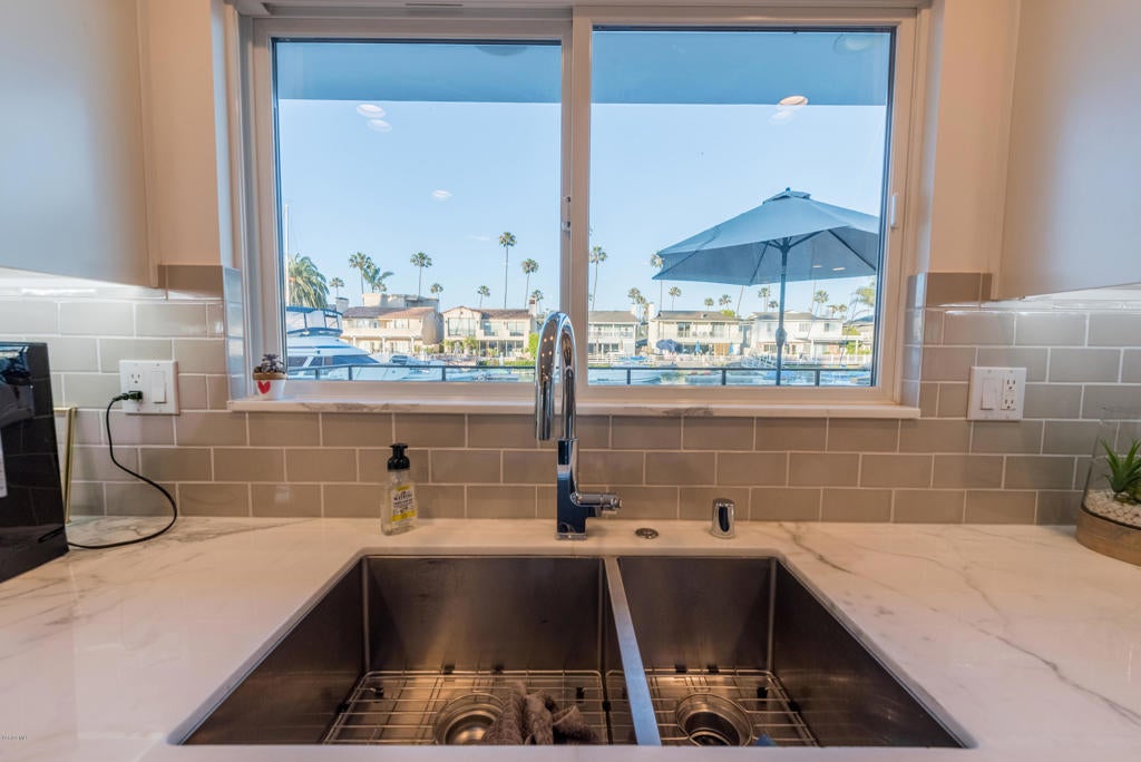 Ventura, California, 93001, United States, 3 Bedrooms Bedrooms, ,3 BathroomsBathrooms,Residential,Contingent,1944076