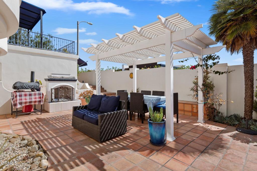 Ventura, California, 93001, United States, ,4 BathroomsBathrooms,Residential,Active,1853317