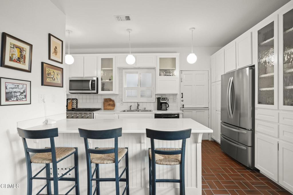 Oxnard, California, 93035, United States, 3 Bedrooms Bedrooms, ,4 BathroomsBathrooms,Residential,Active,1905342