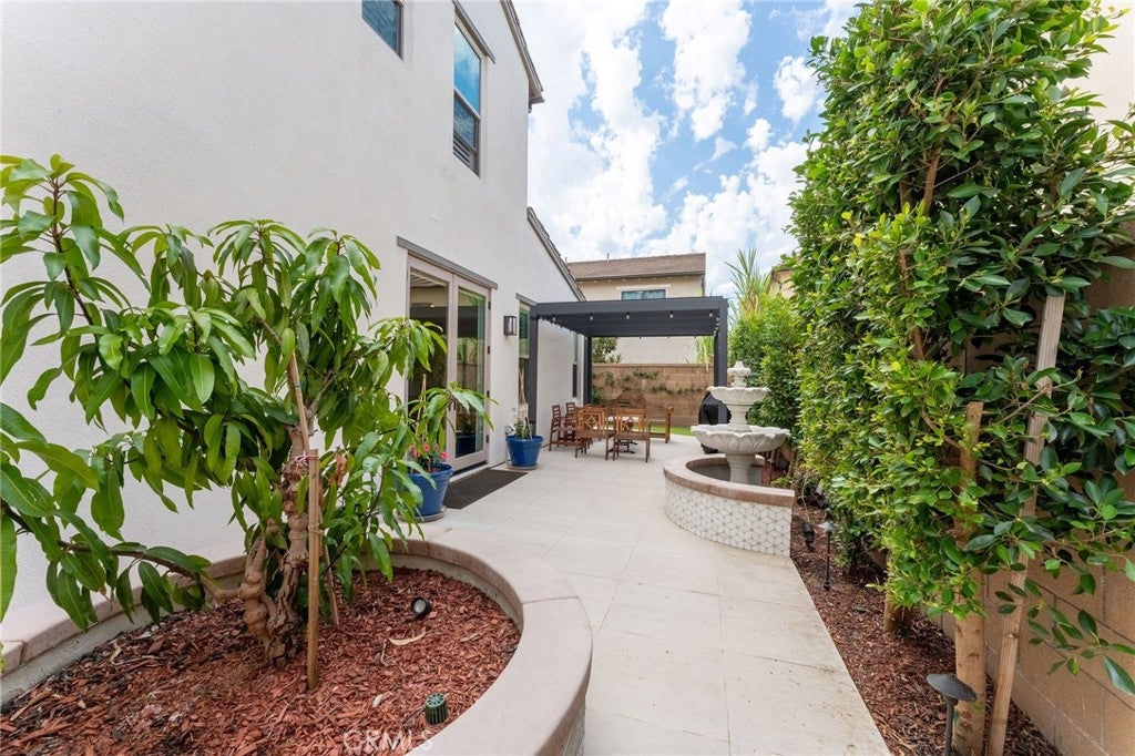 Irvine, California, 92620, United States, 4 Bedrooms Bedrooms, ,4 BathroomsBathrooms,Residential,Active,1986899