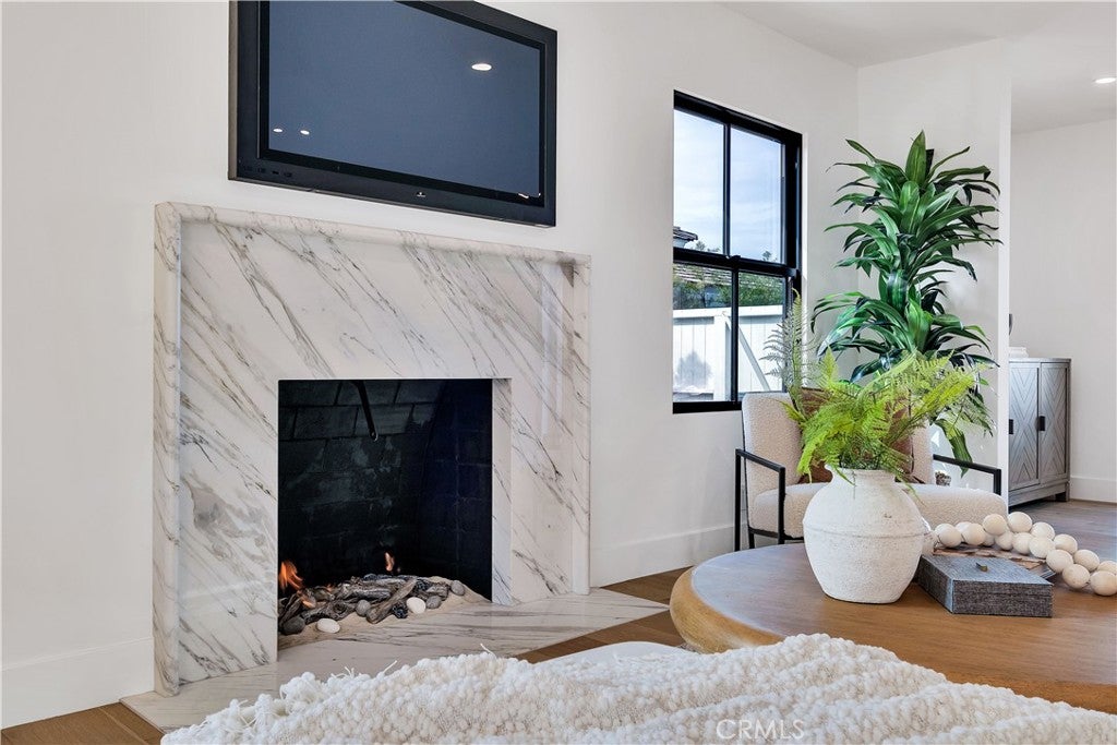 Redondo Beach, California, 90277, United States, 4 Bedrooms Bedrooms, ,3 BathroomsBathrooms,Residential,Active,1990651