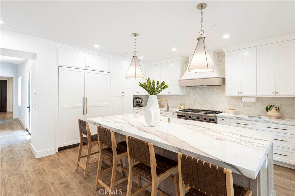 San Clemente, California, 92673, United States, 6 Bedrooms Bedrooms, ,5 BathroomsBathrooms,Residential,Active,1922275
