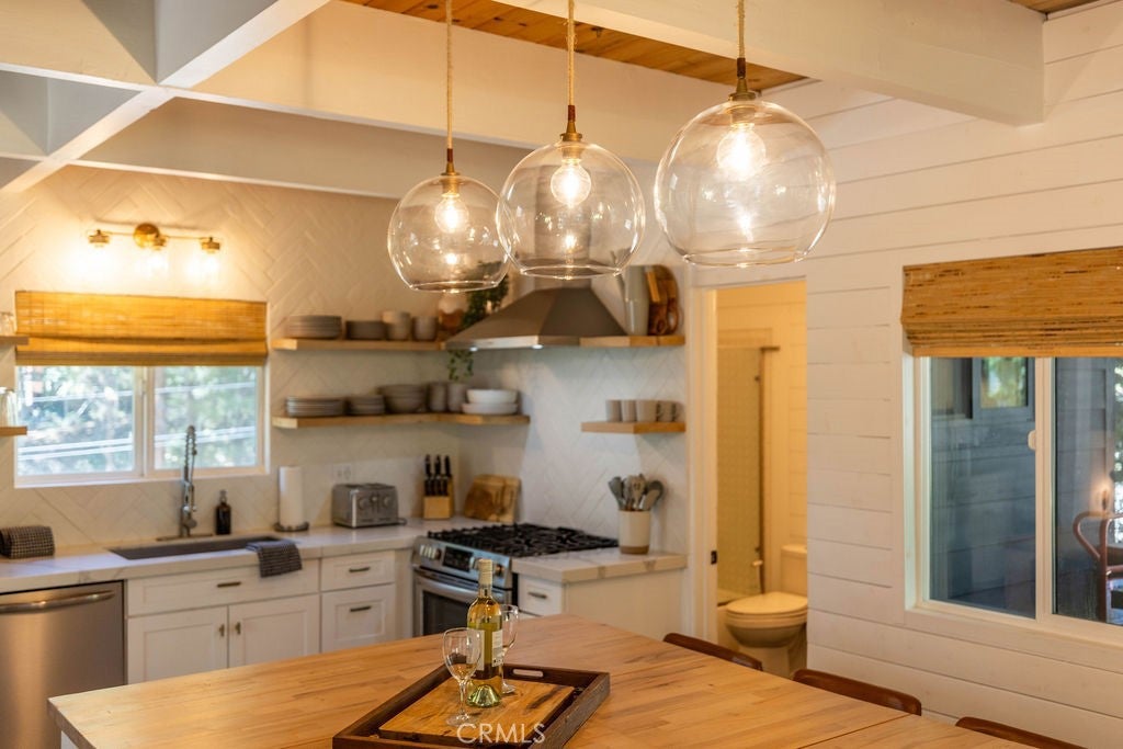 Big Bear Lake, California, 92315, United States, 4 Bedrooms Bedrooms, ,4 BathroomsBathrooms,Residential,Active,1926921